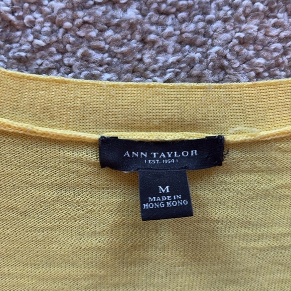 Women’s Ann Taylor Cardigan Size Medium - Picture 4 of 9